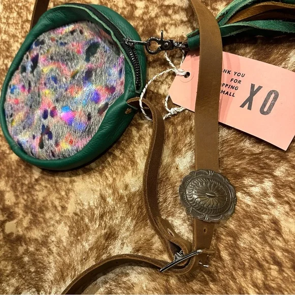 NWT Sweetgrass Leather Sun Dog Round crossbody bag - Picture 8 of 9